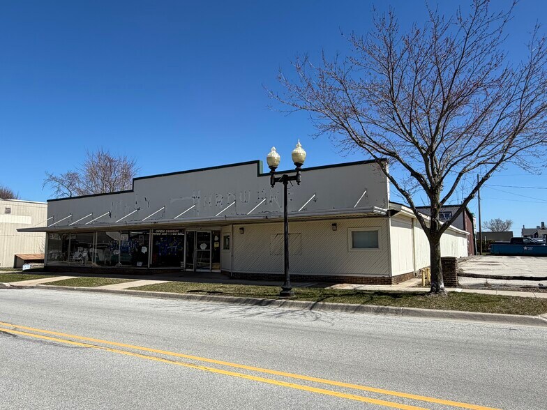 Primary Photo Of 87 Division St, Manistee Freestanding For Sale