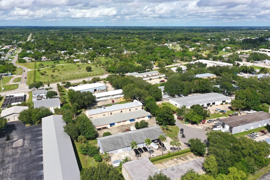 More Photos Of 637 2nd Ln, Vero Beach Flex For Sale