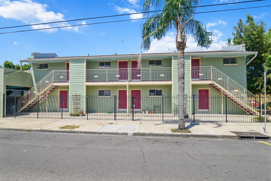 Primary Photo Of 1835 Burgundy St, New Orleans Apartments For Sale