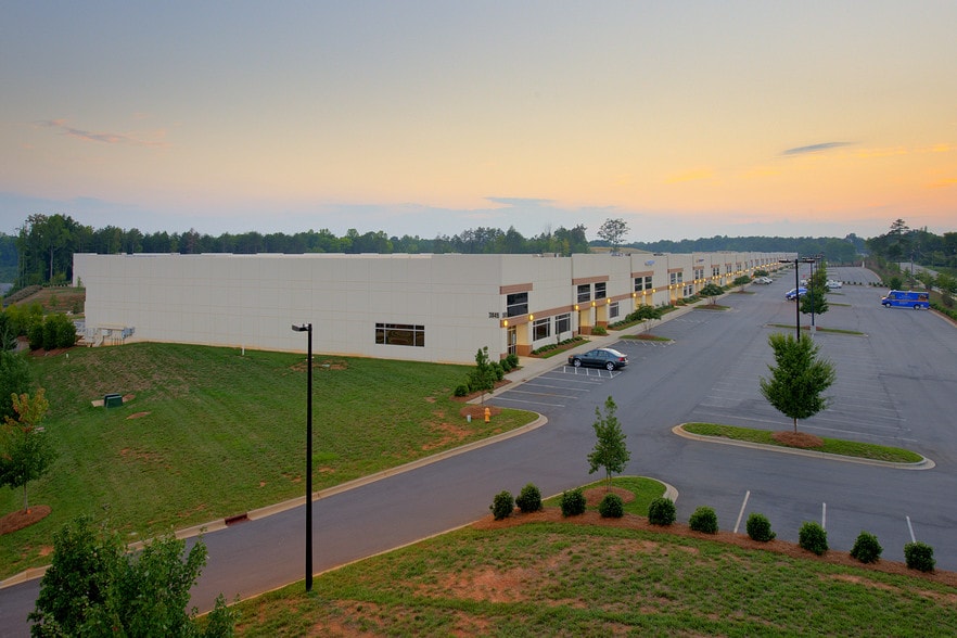 More Photos Of 3845 Shopton Rd, Charlotte Light Distribution For Lease