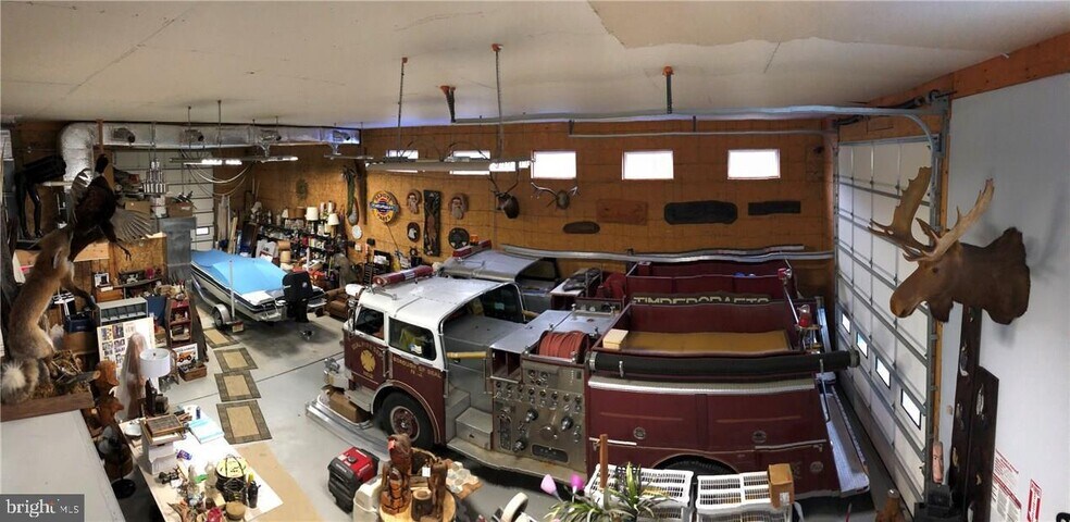 More Photos Of 10 Park Ave, Stafford Township Showroom For Sale