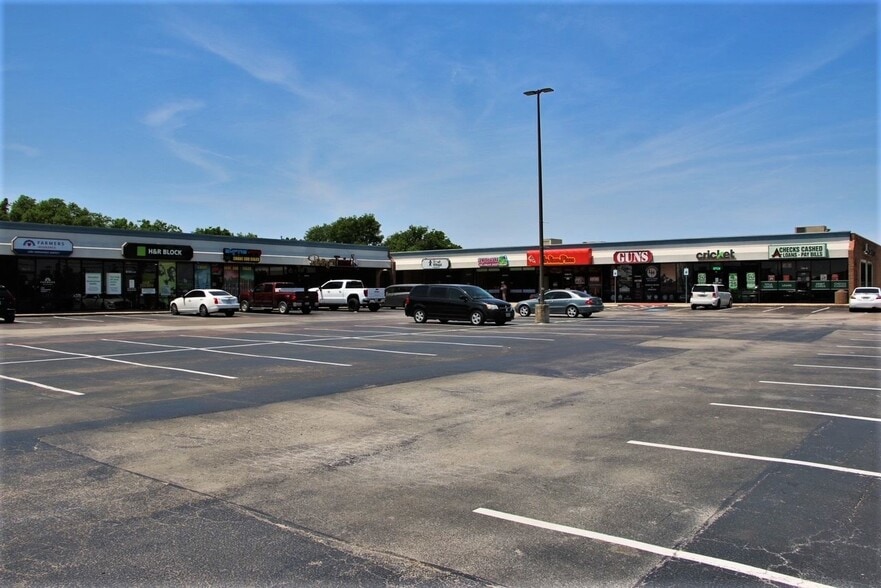 More Photos Of 1029 N Saginaw Blvd, Saginaw Storefront For Lease