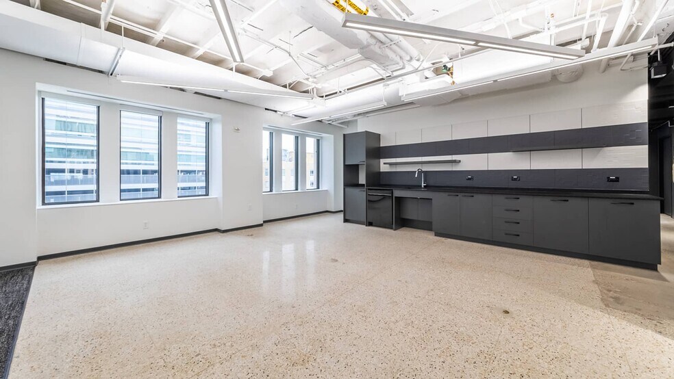 More Photos Of 114 W 7th St, Austin Office For Lease
