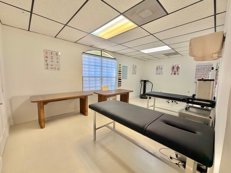 More Photos Of 9245 SW 158th Ln, Palmetto Bay Office For Lease