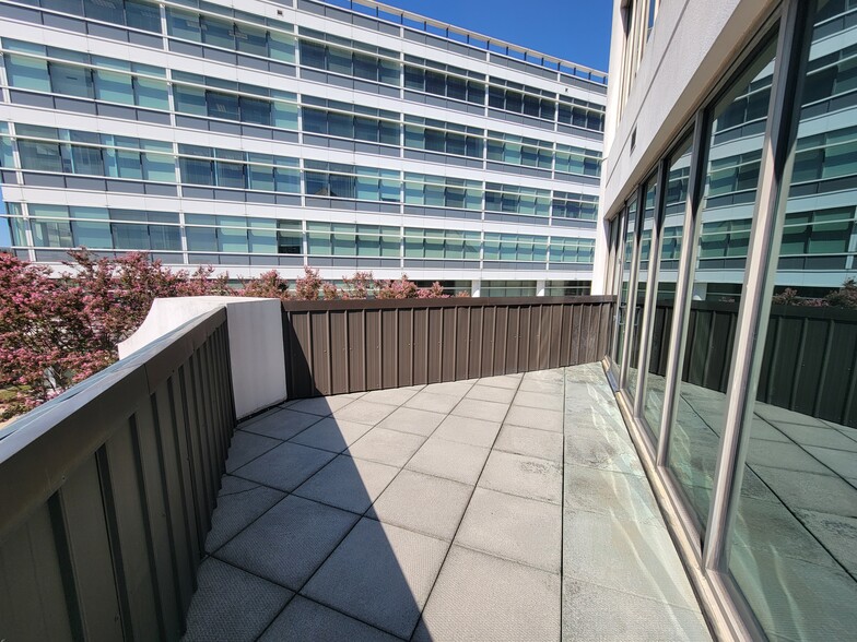 More Photos Of 250 W First St, Winston-Salem Loft Creative Space For Lease