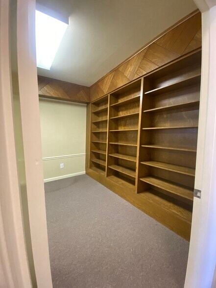 More Photos Of 333-335 Southfield Rd, Shreveport Freestanding For Lease