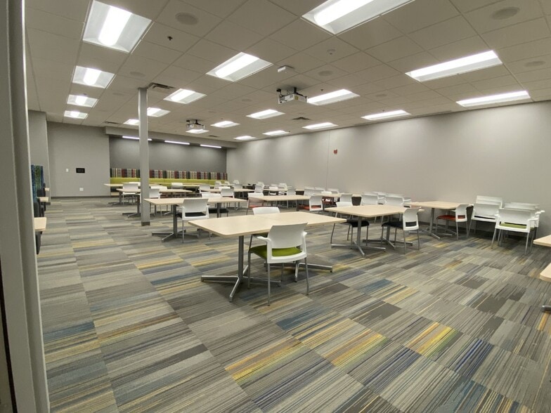 More Photos Of 2725 Mall Dr, Eau Claire Medical For Lease