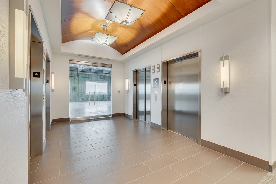 More Photos Of 3900 Junius St, Dallas Medical For Lease