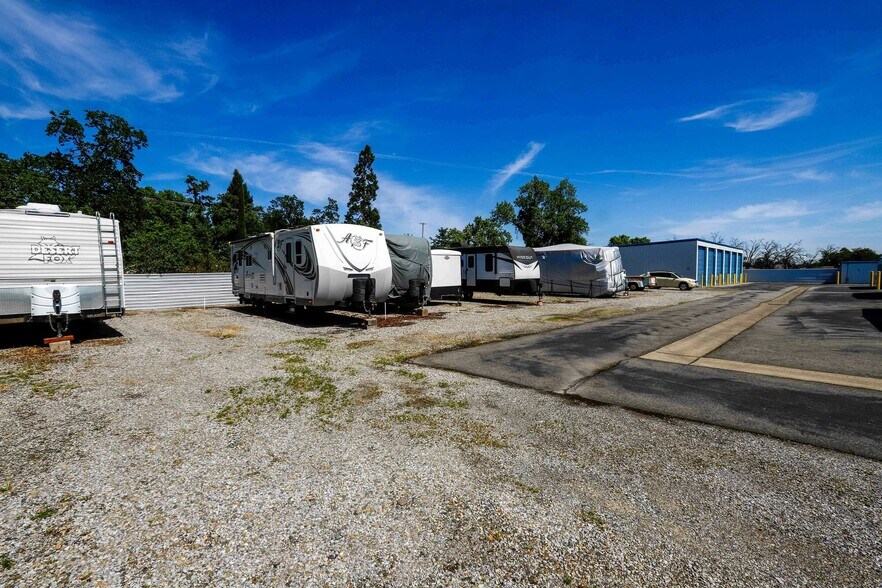 More Photos Of 2410 Progress Rd, Redding Self Storage For Sale