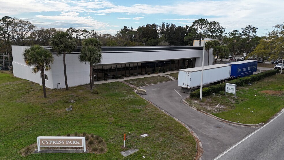More Photos Of 10784 Satellite Blvd, Orlando Warehouse For Lease