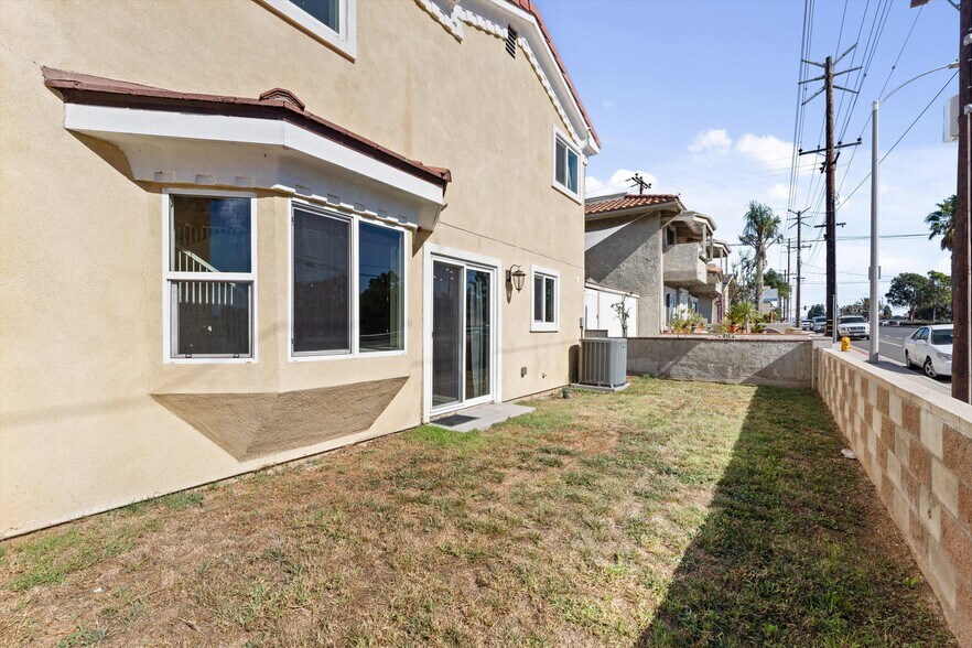More Photos Of 7761 Garfield Ave, Huntington Beach Apartments For Sale