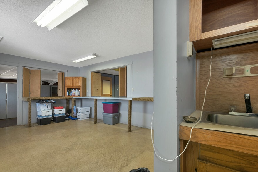 More Photos Of 55 Maynesboro St, Berlin Industrial For Sale