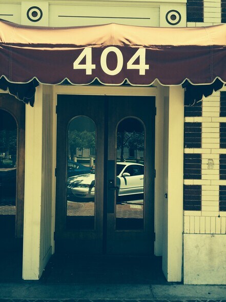 More Photos Of 402-404 W 4th St, Santa Ana Office For Lease