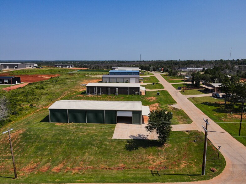More Photos Of 11774 Maui Ln, Edmond Industrial For Sale