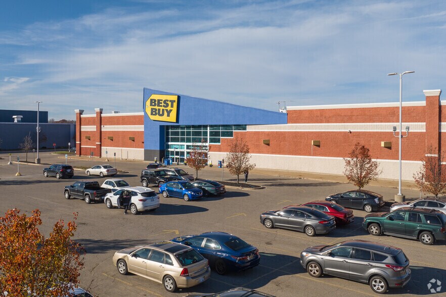 More Photos Of 5216 W Saginaw Hwy, Lansing Freestanding For Lease