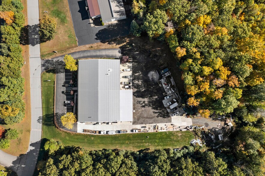 More Photos Of 13 Parkway Dr, Plainfield Warehouse For Lease