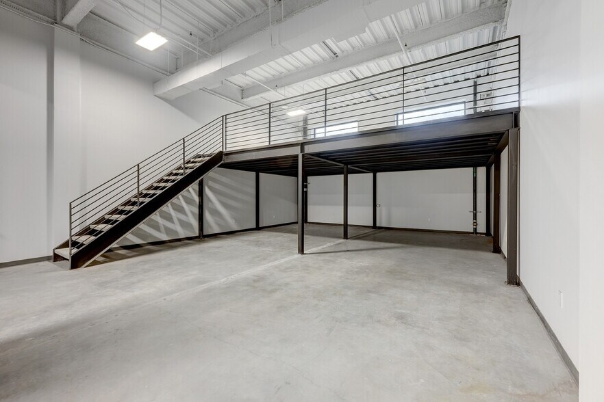 More Photos Of 4229 N FM 620 Hwy, Austin Showroom For Sale