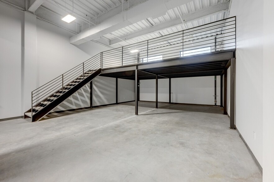 More Photos Of 4229 N FM 620 Hwy, Austin Showroom For Sale