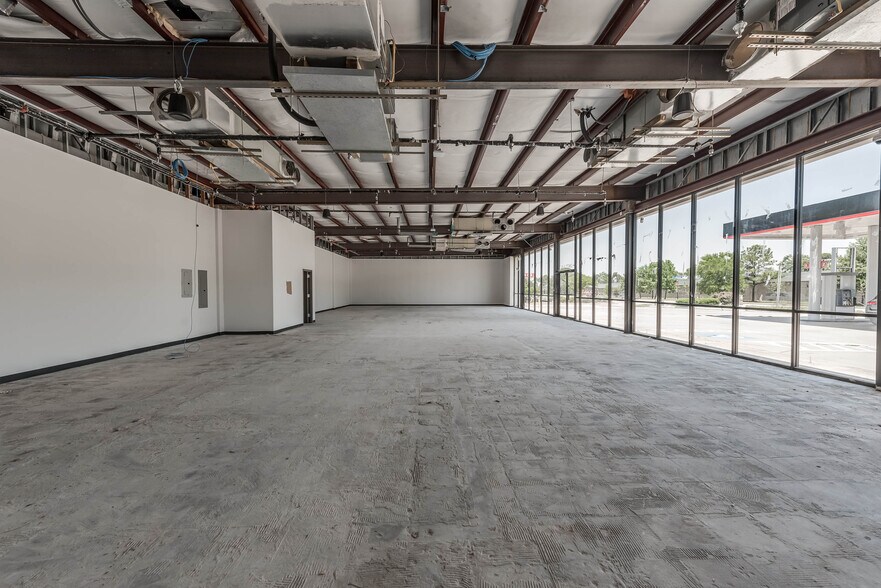 More Photos Of 28677 I-45, Spring Service Station For Sale