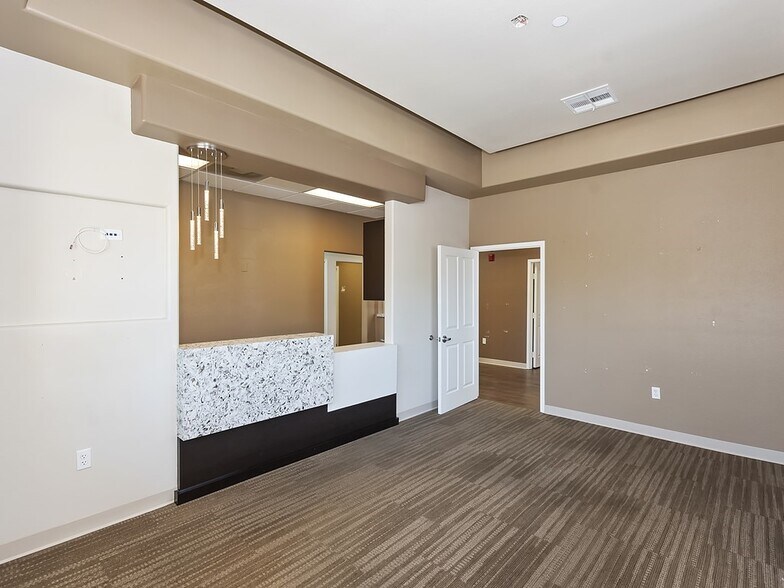 More Photos Of 35400 Bob Hope Dr, Rancho Mirage Medical For Sale