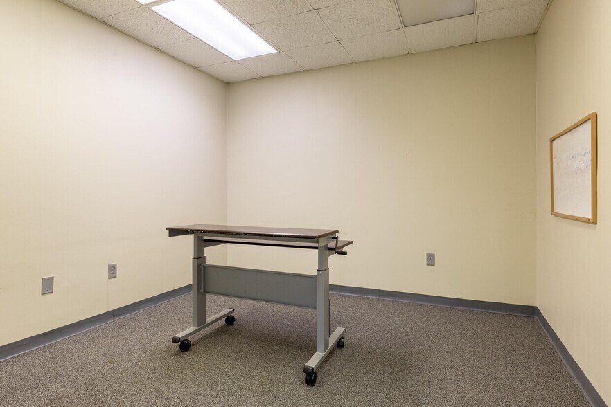 More Photos Of 240 Edwards St, Cleveland Office For Sale