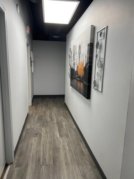 More Photos Of 1425 S University Ave, Little Rock Office For Sale