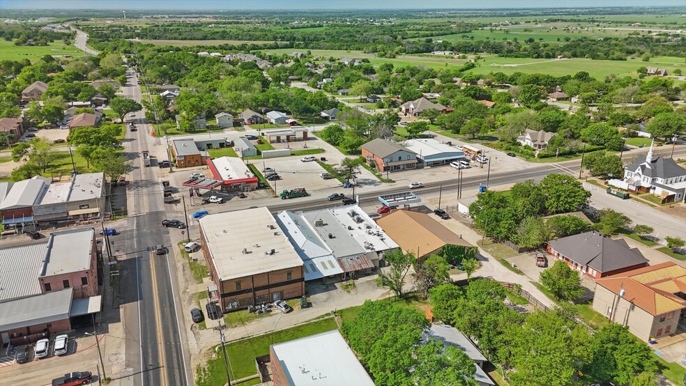 More Photos Of 206 W McCart St, Krum Storefront For Sale