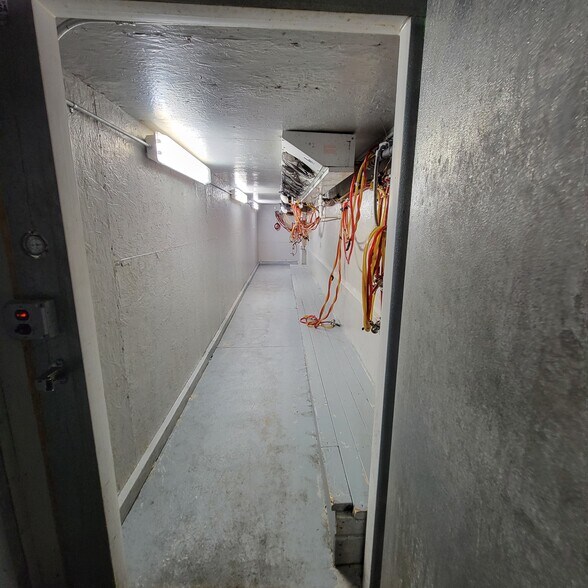 More Photos Of 5381 Abbott Rd, Hamburg Restaurant For Sale