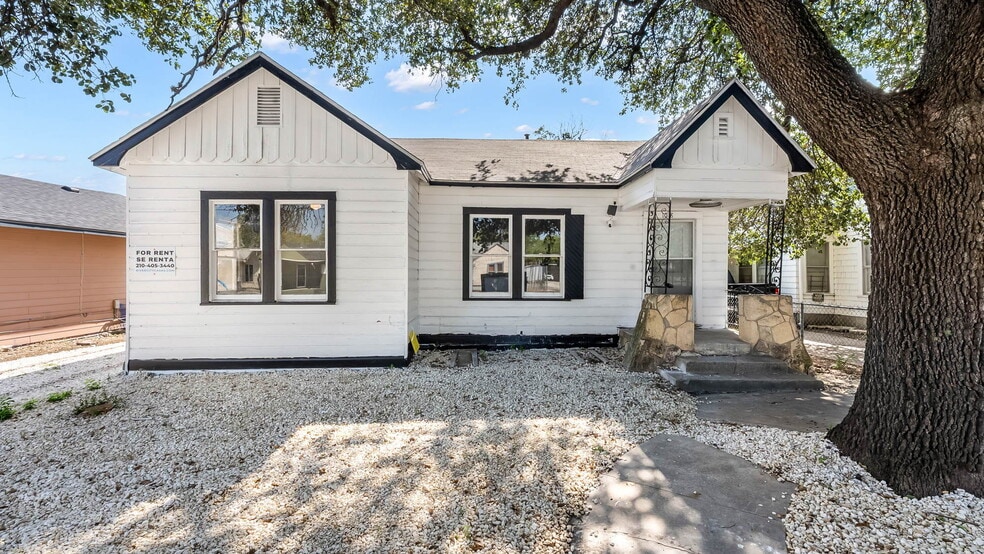 Primary Photo Of 1018 W Hildebrand Ave, San Antonio Storefront Retail Office For Sale