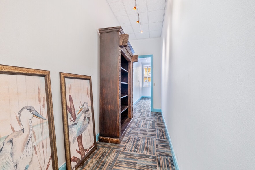 More Photos Of 503A Harbor Blvd, Destin Flex For Lease