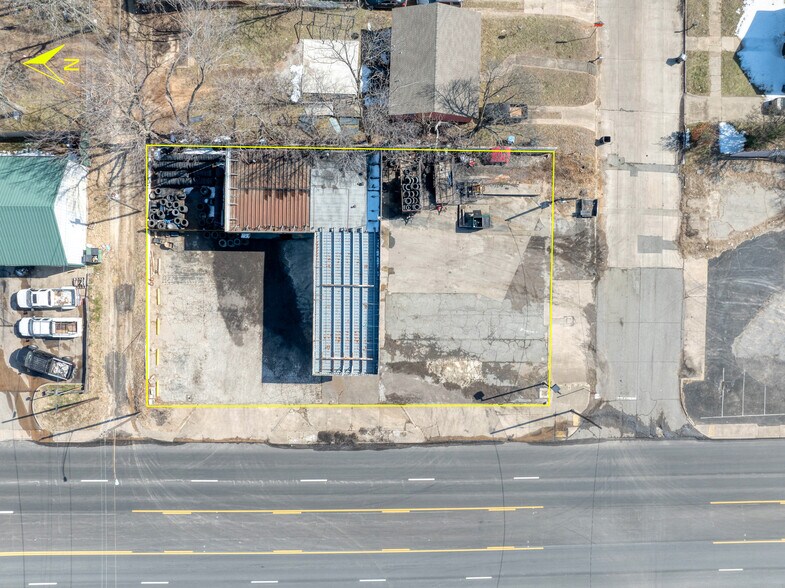 More Photos Of 1320 S Austin Ave, Denison General Retail For Sale