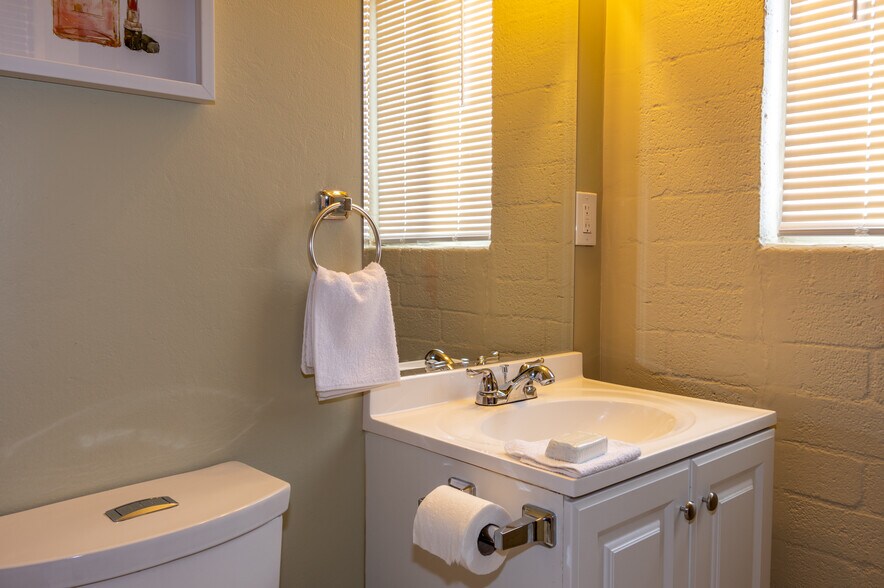 More Photos Of 4302 E Bellevue St, Tucson Apartments For Sale