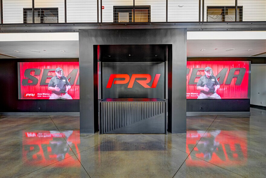 More Photos Of 1255 Main St, Indianapolis Service For Lease