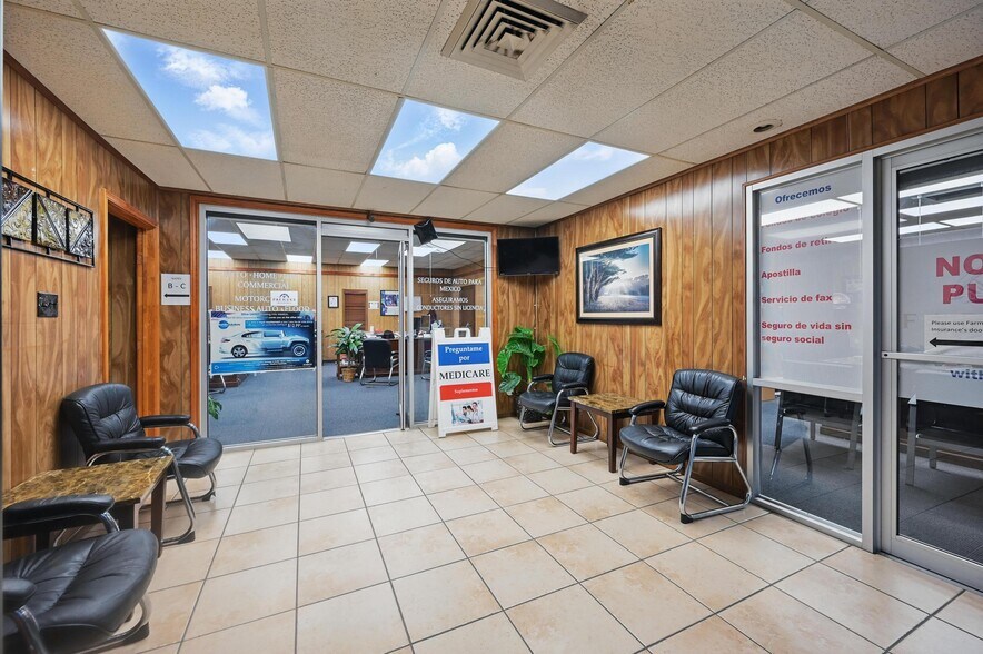 More Photos Of 4016 N Main St, Fort Worth Office For Sale