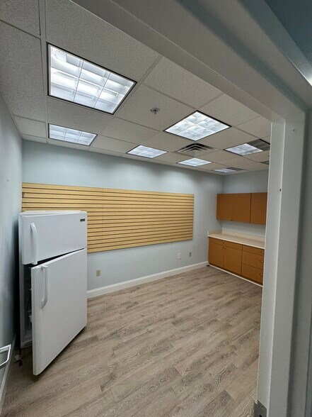 More Photos Of 3508 Enterprise Ave, Naples Light Distribution For Lease