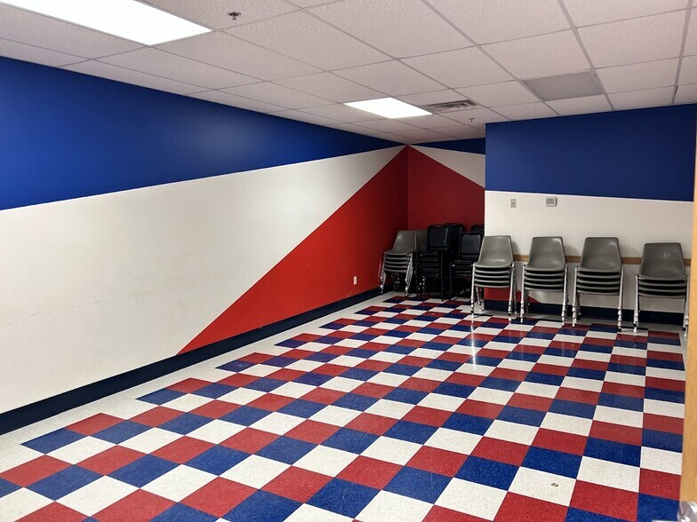 More Photos Of 2440 Clare Ln Ne, Rochester Flex For Sale