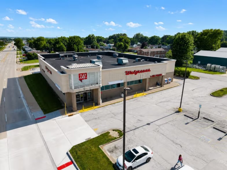 Primary Photo Of 3601 16th St, Moline Drugstore For Sale