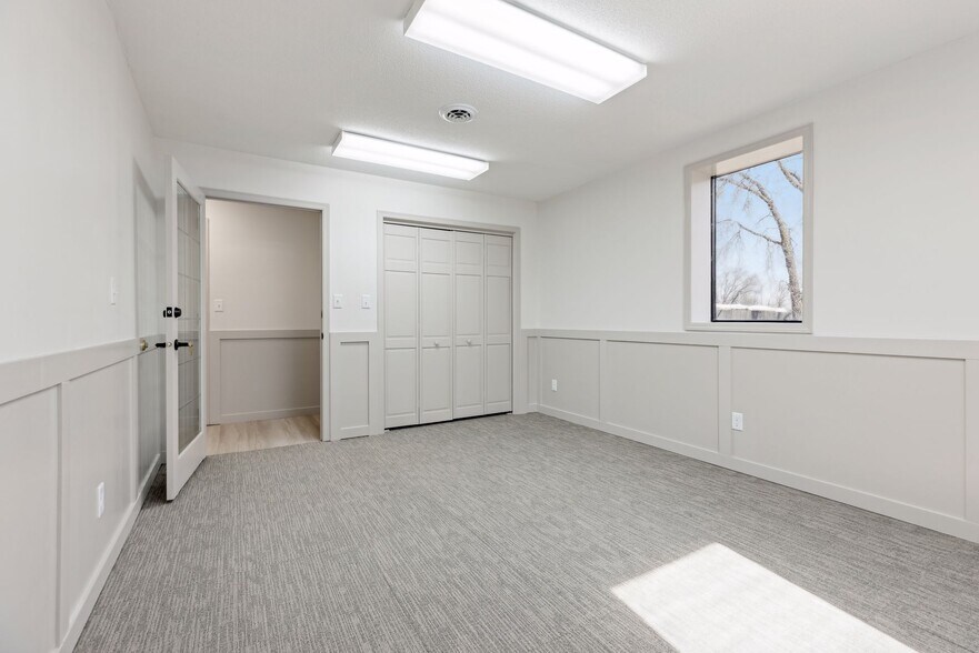 More Photos Of 295 Marie Ave E, West Saint Paul Flex For Lease