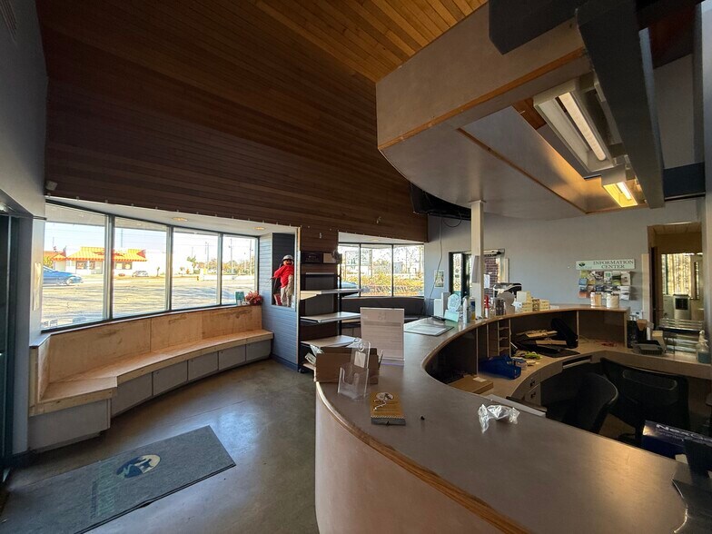 More Photos Of 3309 Bragg Blvd, Fayetteville Veterinarian Kennel For Lease