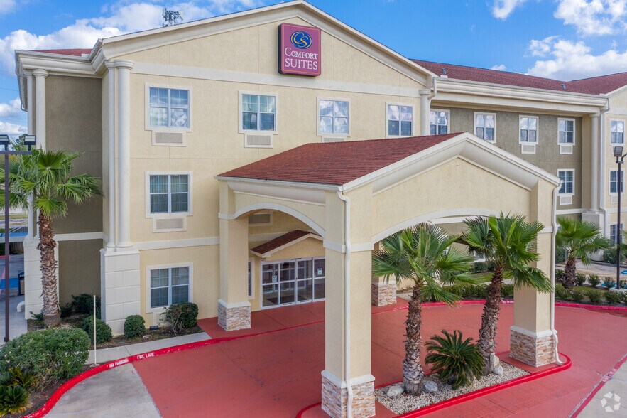 More Photos Of 13636 Michel Rd, Tomball Hotel For Sale