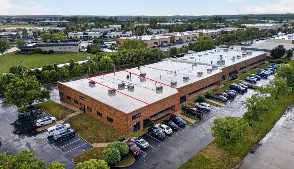 More Photos Of 151-177 Chesterfield Industrial Blvd, Chesterfield Warehouse For Sale