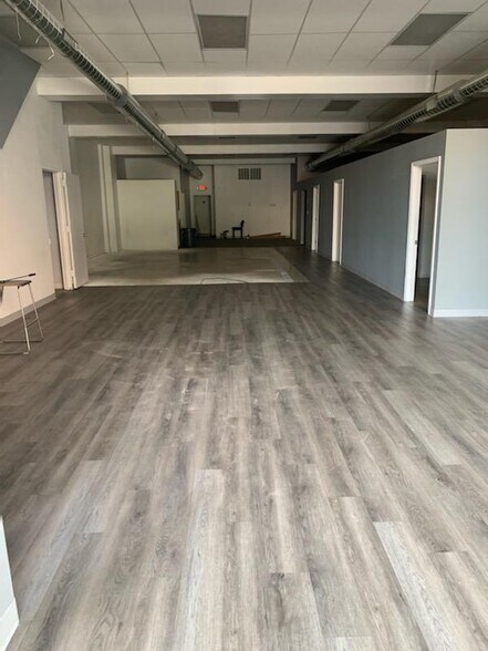 More Photos Of 231-233 N 12th St, Philadelphia Storefront Retail Office For Lease