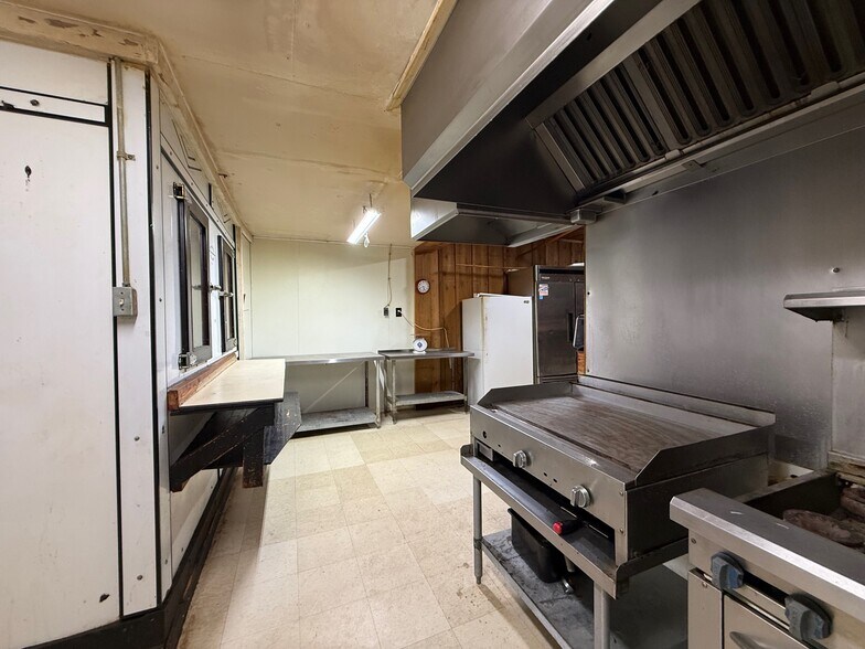 More Photos Of 27971 OK-50, Freedom Convenience Store For Sale