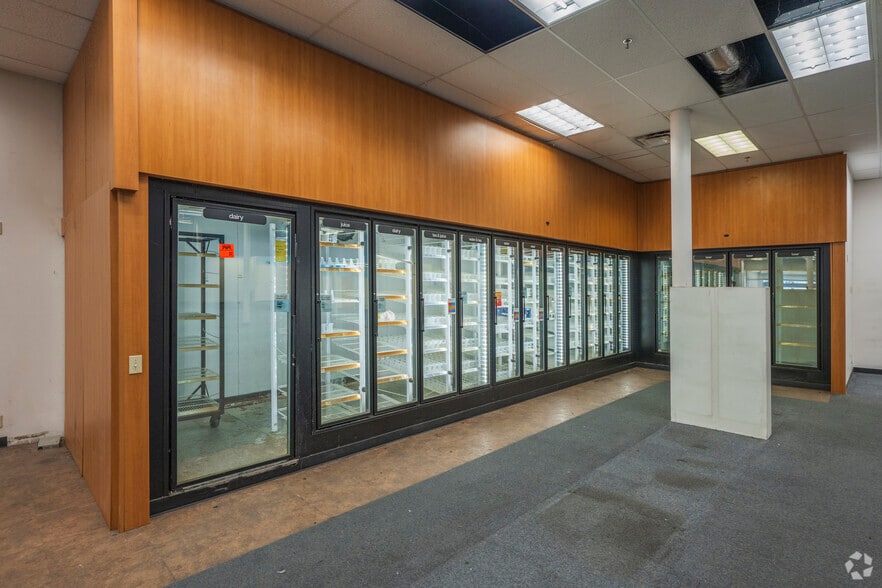 More Photos Of 201-205 N Mesa St, El Paso General Retail For Sale