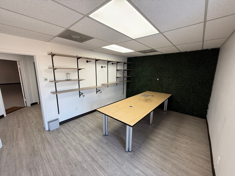 More Photos Of 820 Shelby Ln, Austin Warehouse For Lease