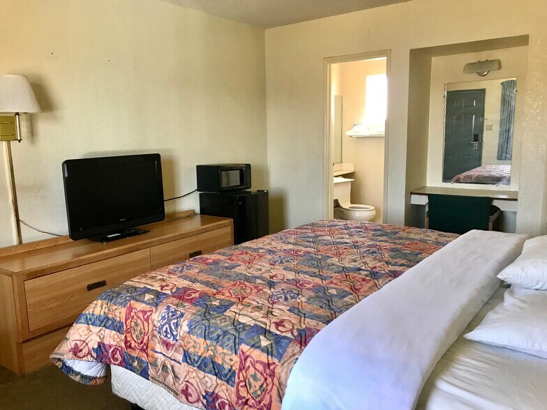 More Photos Of 1214 E Route 66 Blvd, Tucumcari Hotel For Sale