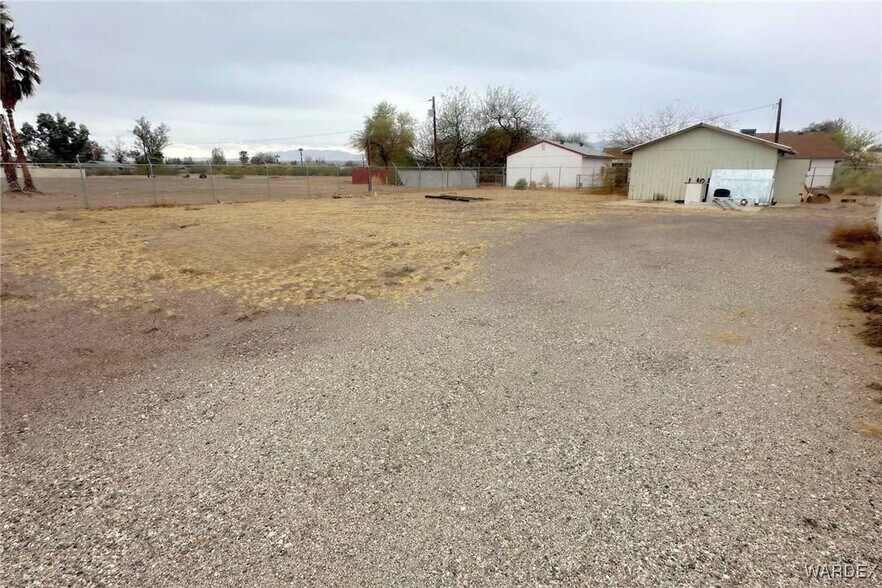 More Photos Of 10135 S Barrackman Rd, Mohave Valley Light Distribution For Lease