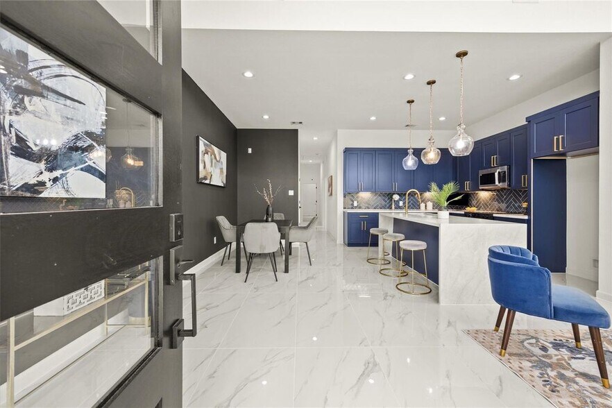More Photos Of 5602 Pershing St, Houston Apartments For Sale