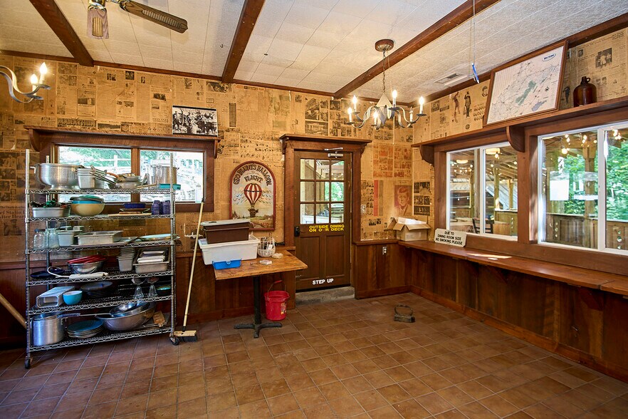 More Photos Of 15303 Midland Trl, Ansted Freestanding For Sale