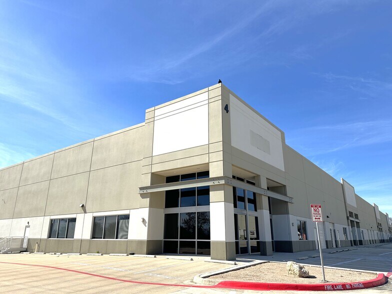 More Photos Of 3660 Thousand Oaks Dr, San Antonio Unknown For Lease